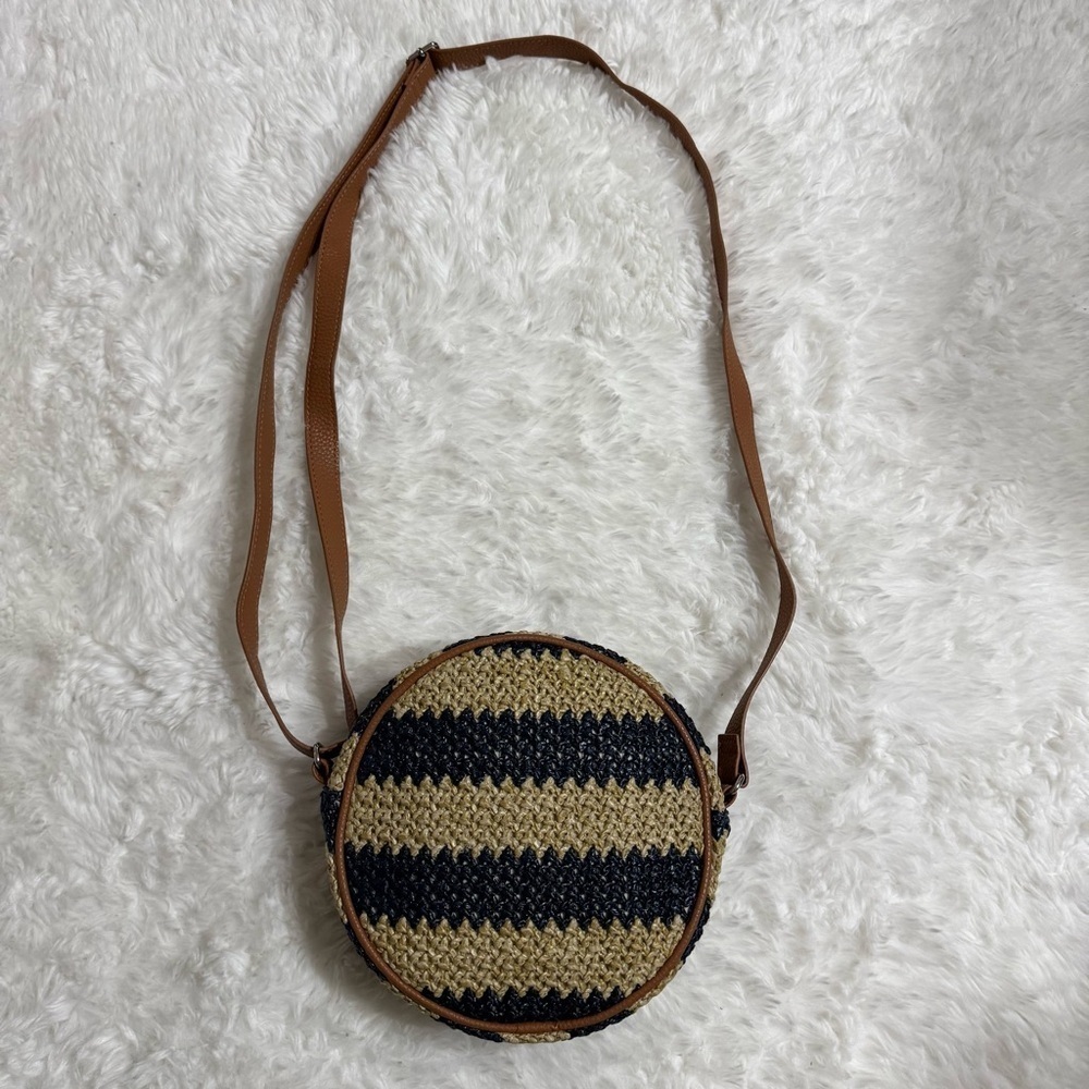 Jewell by Thirty-One Woven Small Circle Style Crossbody Bag